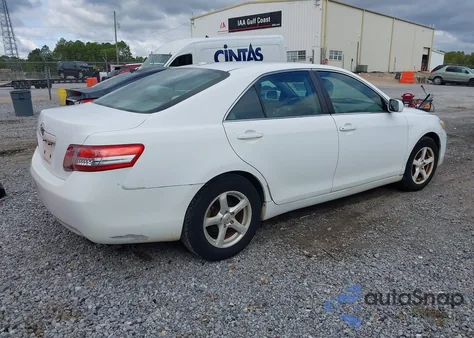 2010 Toyota Camry z USA, uszkodzony, nr VIN 4T1BF3EK9AU559832